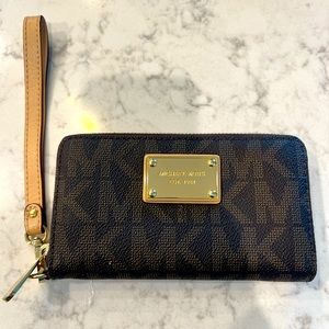 Michael Kors wristlet
